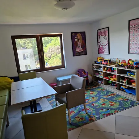 Holiapart Stenga - Kacik Zabaw Dla Dzieci, Przyjazny Czworonogom 크리니차 모르스카